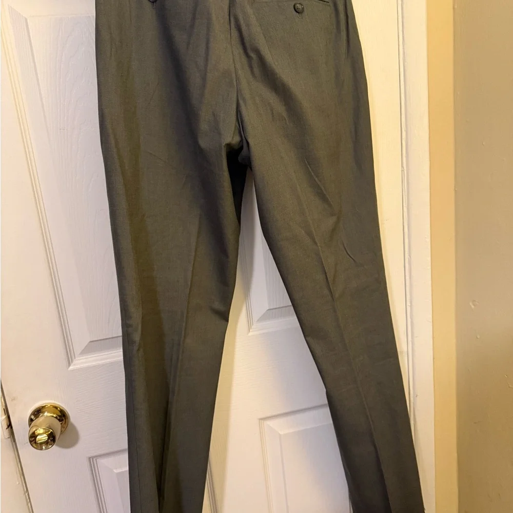 Banana Republic Men's Dress Pants in Gray, Classic Fit 31/32